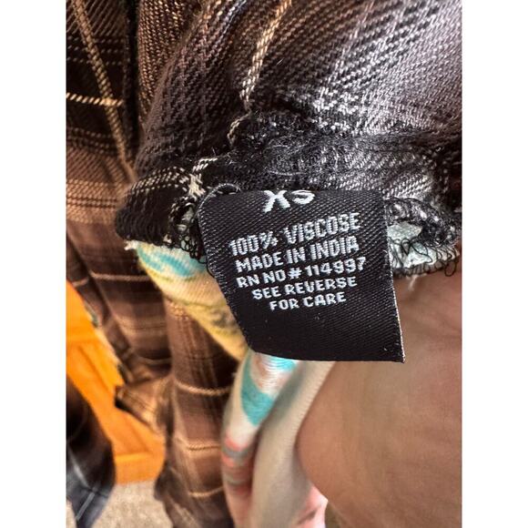 Tolina Plaid & Floral Mixed Media Tunic Shirt  XS – 100% Viscose has Pockets NEW - Picture 10 of 10